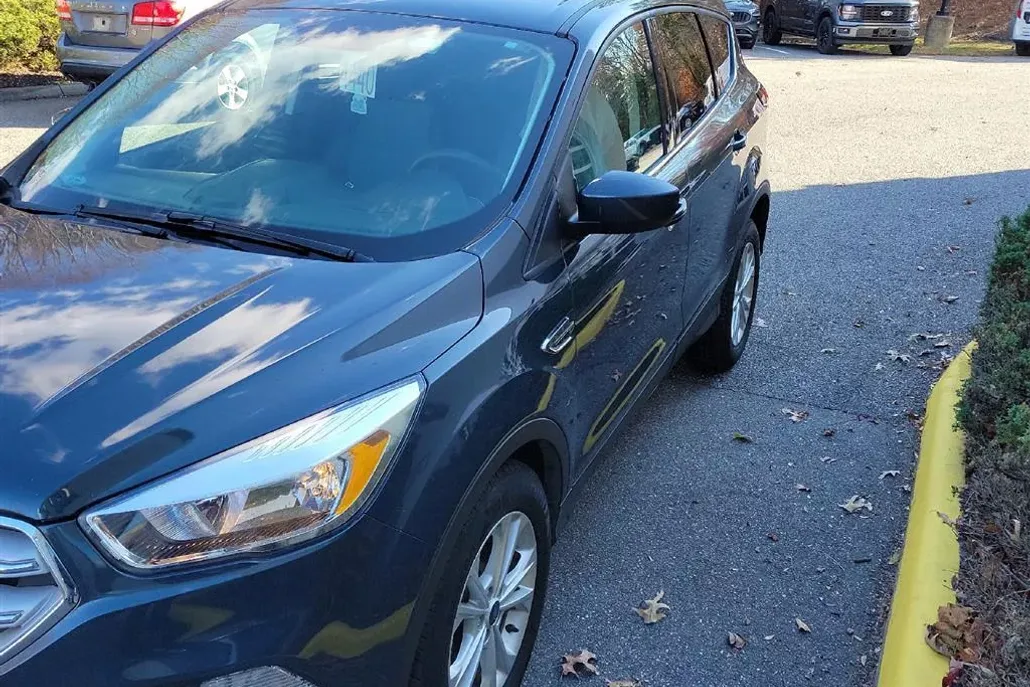 2019 Ford Escape SE photo 1