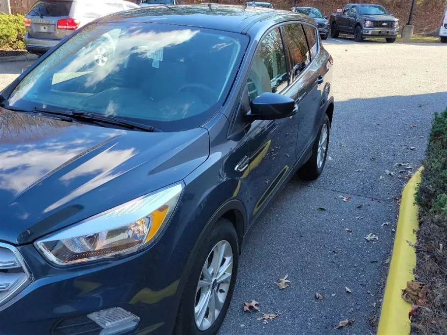 2019 Ford Escape SE photo 1