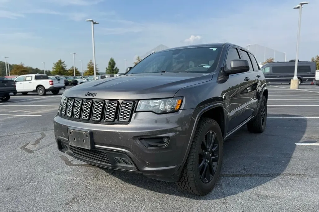 2018 Jeep Grand Cherokee Altitude photo 1