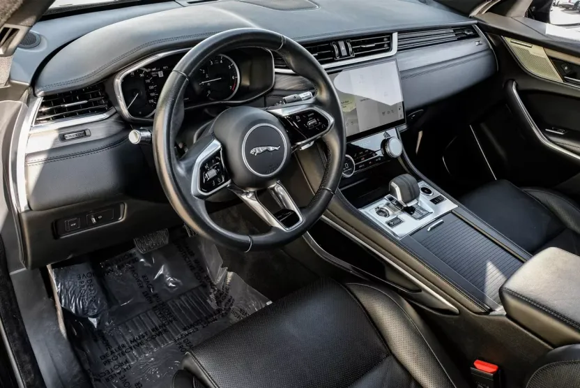 2023 Jaguar F-PACE P250 S photo 1