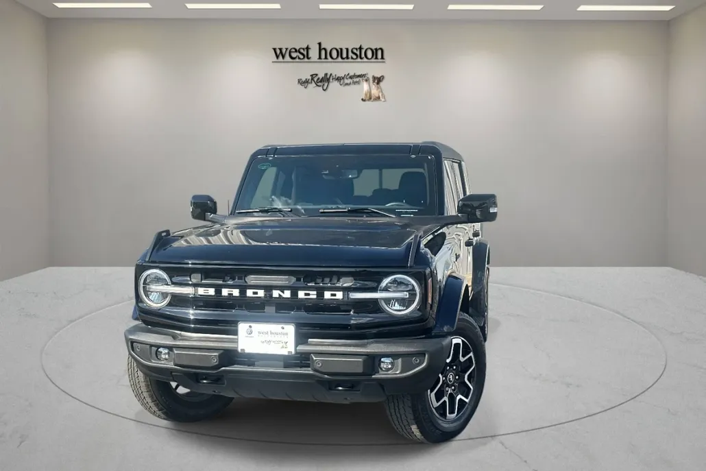 2024 Ford Bronco Outer Banks photo 1