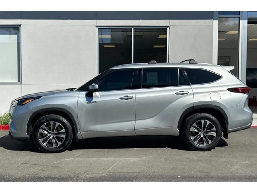 2021 Toyota Highlander Hybrid XLE photo 1