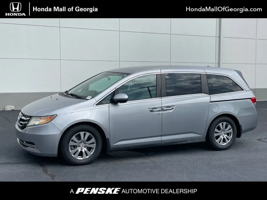 2016 Honda Odyssey SE photo 1