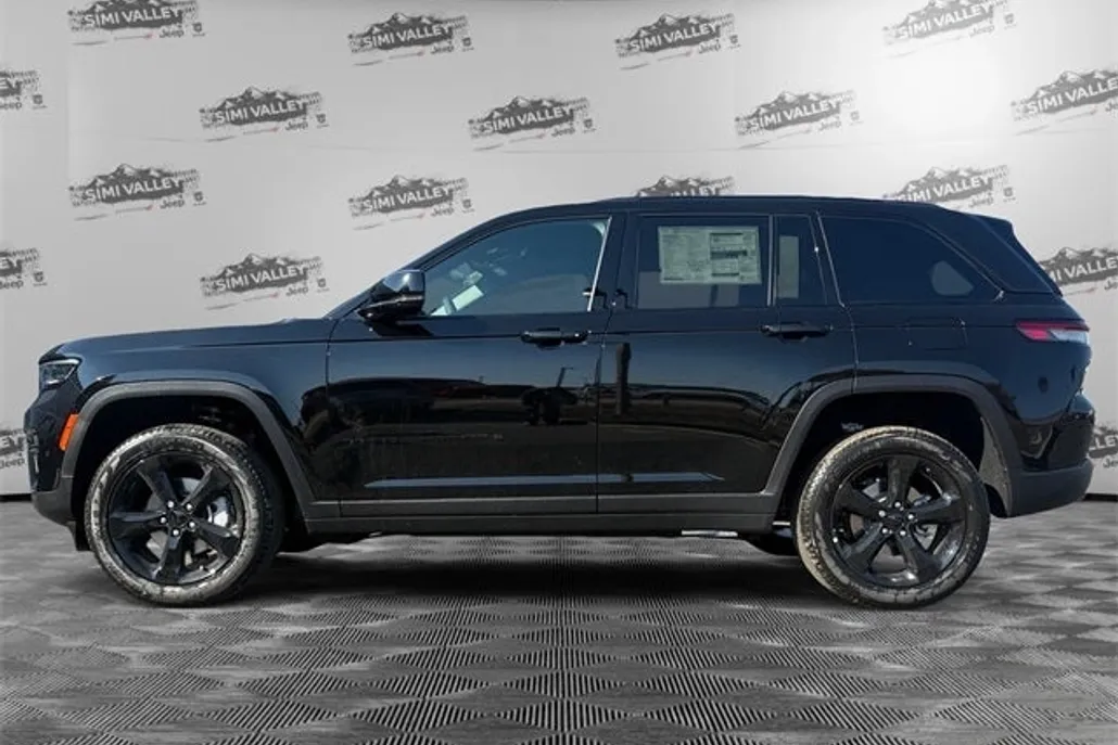 2025 Jeep Grand Cherokee Limited photo 1