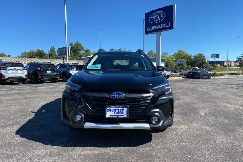 2025 Subaru Outback Limited XT photo 1
