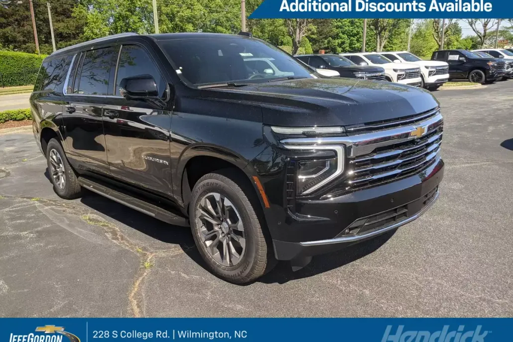 2025 Chevrolet Suburban LT photo 1