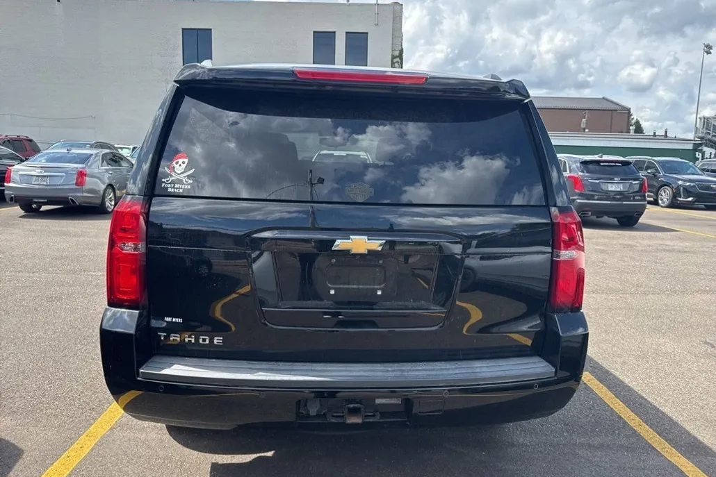 2020 Chevrolet Tahoe LT photo 1