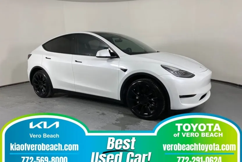 2023 Tesla Model Y Long Range photo 1