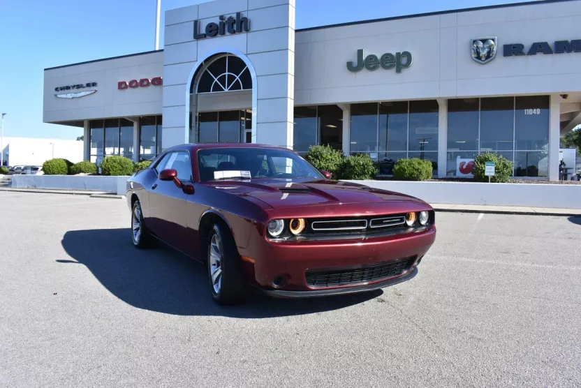 2020 Dodge Challenger SXT photo 1