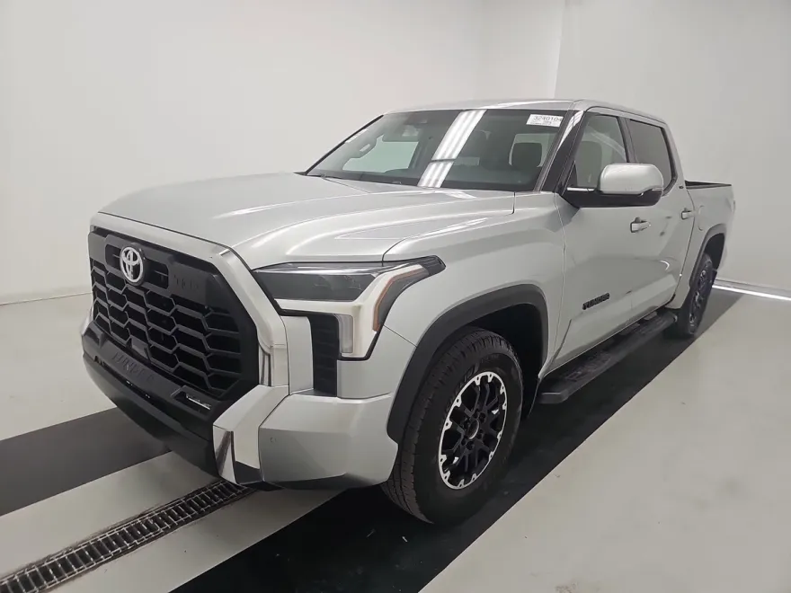 2022 Toyota Tundra SR5 photo 1