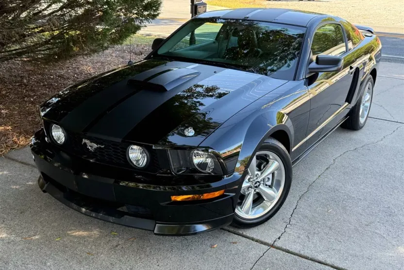 2007 Ford Mustang GT California Special photo 1