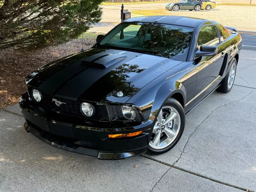 2007 Ford Mustang GT California Special photo 1
