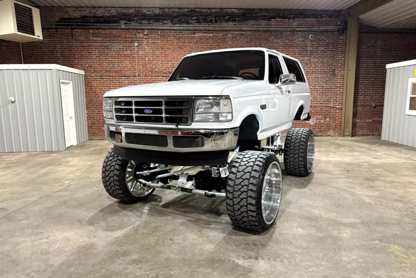 1994 Ford Bronco photo 1