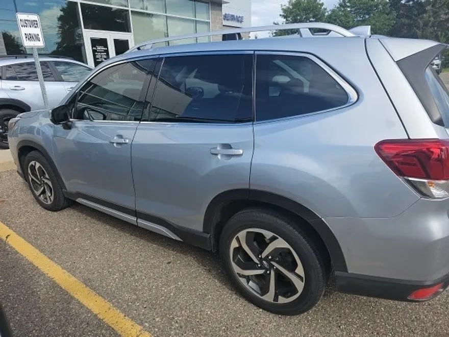2022 Subaru Forester Touring photo 1