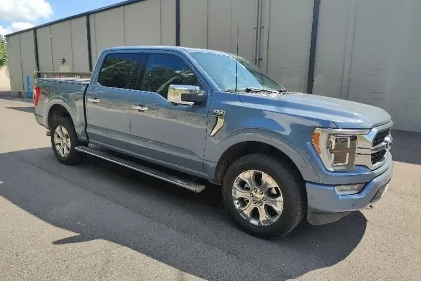 2023 Ford F-150 Platinum photo 1