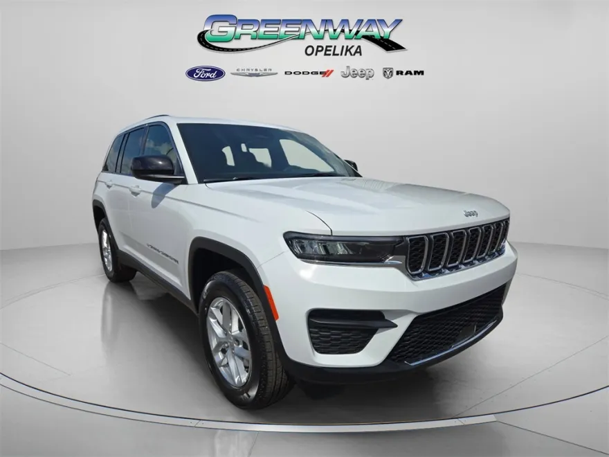2025 Jeep Grand Cherokee Laredo photo 1