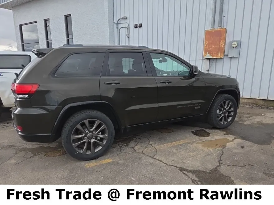 2017 Jeep Grand Cherokee Limited Anniversary Edition photo 1
