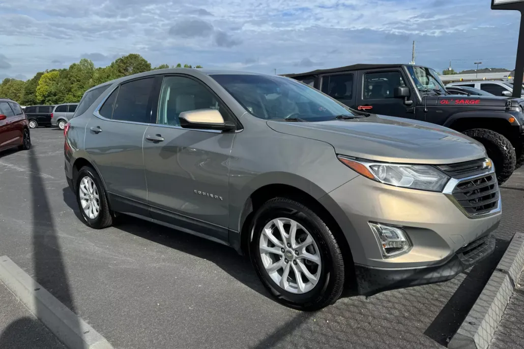 2018 Chevrolet Equinox LT photo 1