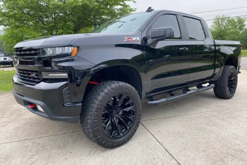 2020 Chevrolet Silverado Trail Boss LT photo 1