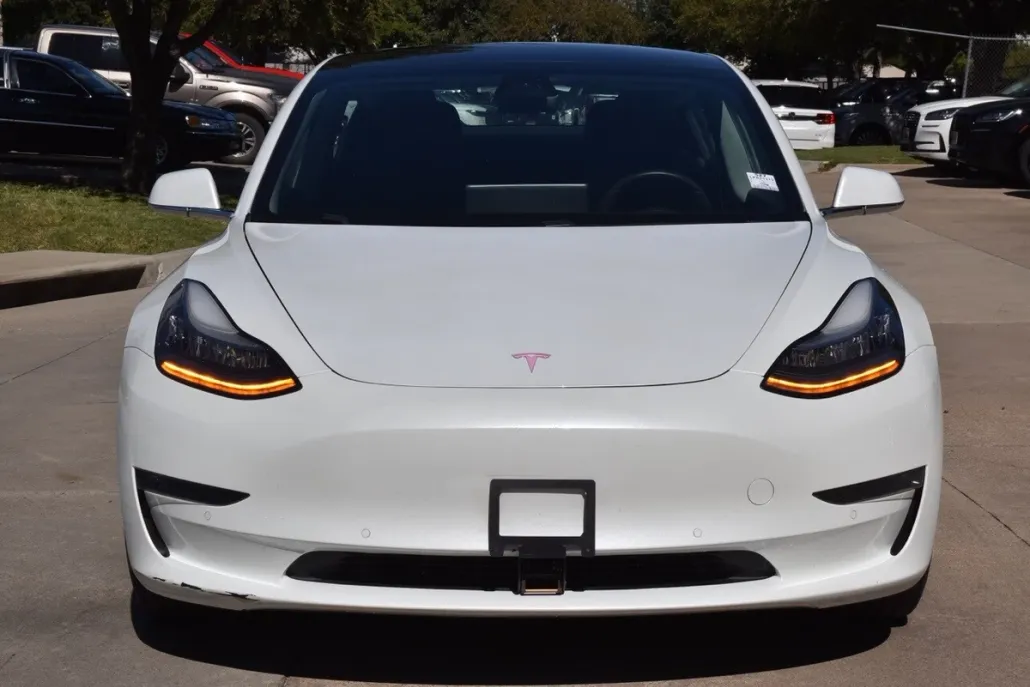 2020 Tesla Model 3 Long Range photo 1