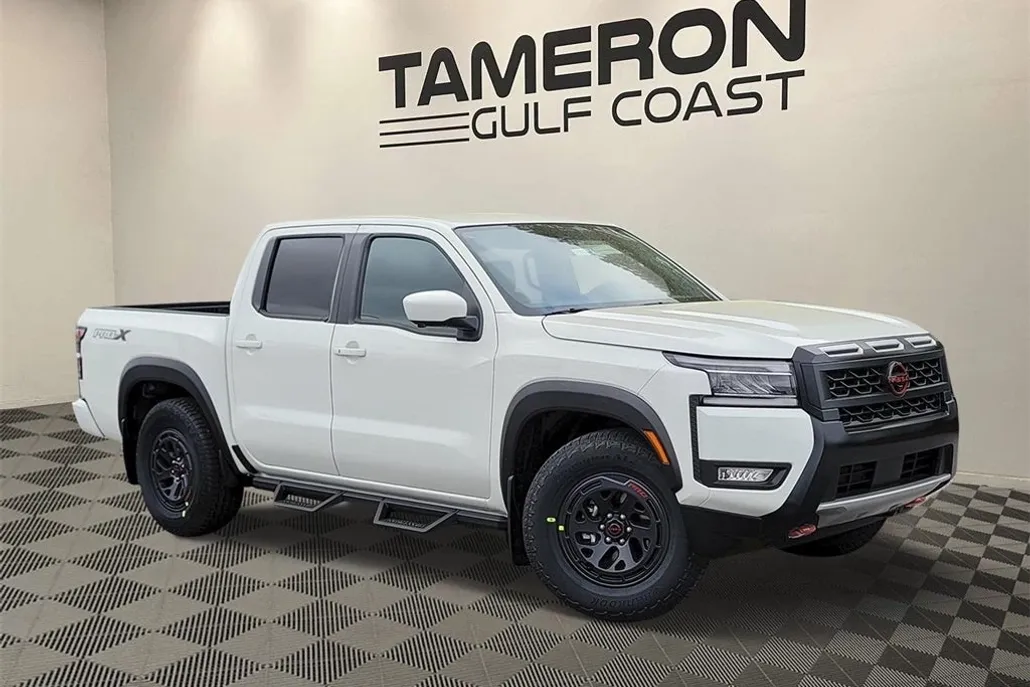 2025 Nissan Frontier PRO-X photo 1