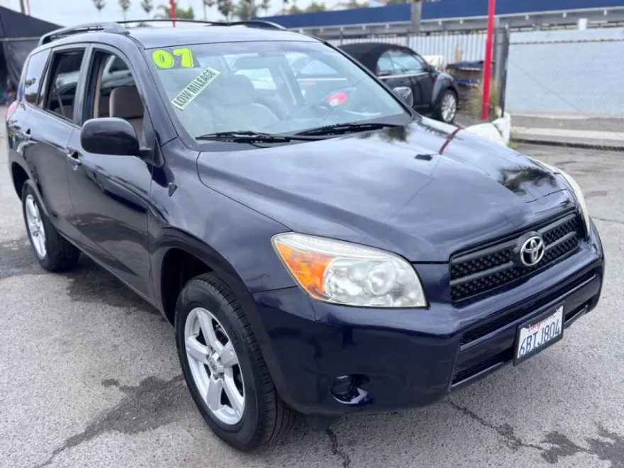 2007 Toyota RAV4 Base photo 1