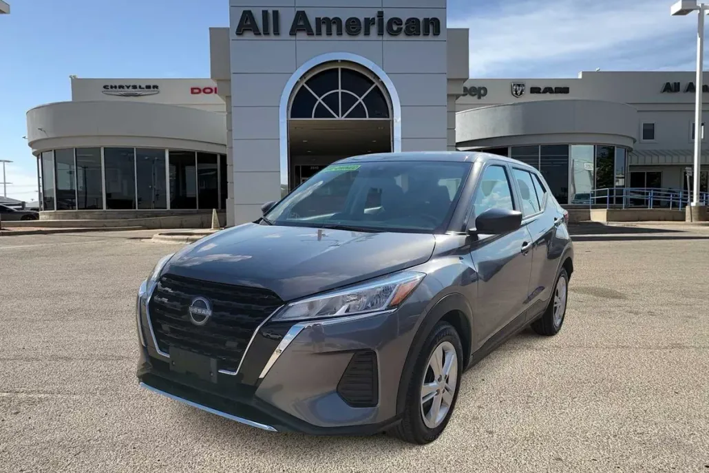 2024 Nissan Kicks S photo 1