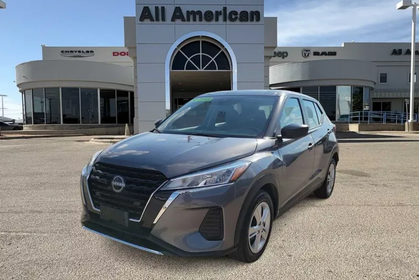 2024 Nissan Kicks S photo 1