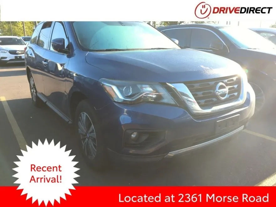 2020 Nissan Pathfinder SV photo 1
