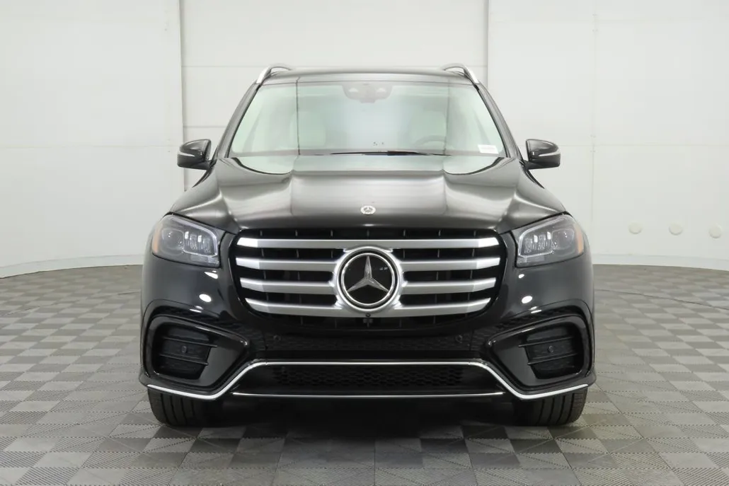 2025 Mercedes Benz GLS 450 4MATIC photo 1