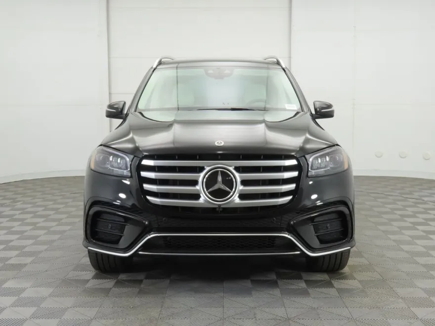 2025 Mercedes Benz GLS 450 4MATIC photo 1