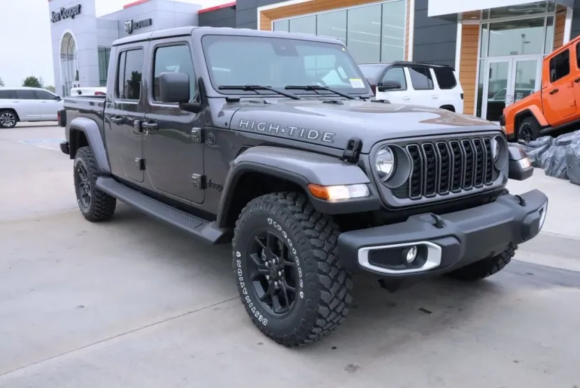 2025 Jeep Gladiator Sport photo 1