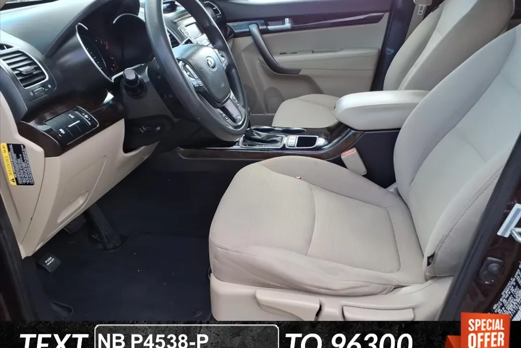 2015 Kia Sorento LX photo 1