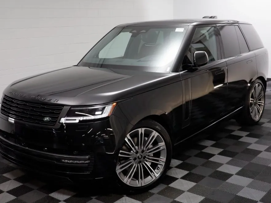 2025 Land Rover Range Rover SE photo 1