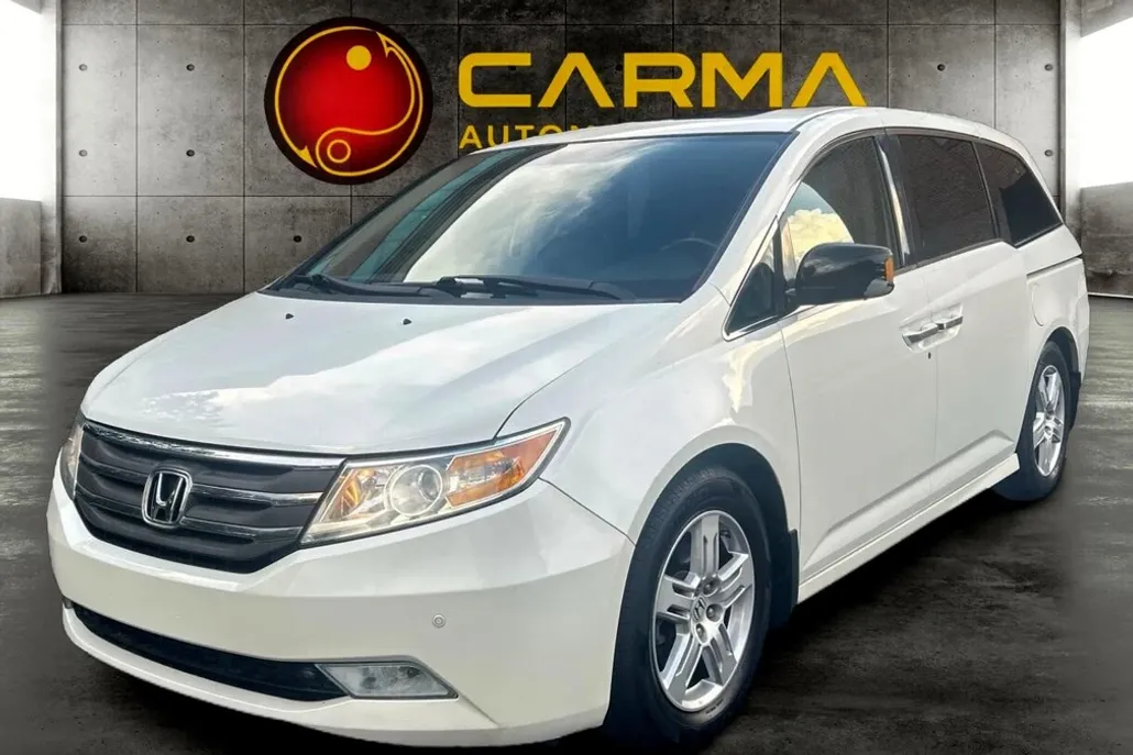 2013 Honda Odyssey Touring Elite photo 1