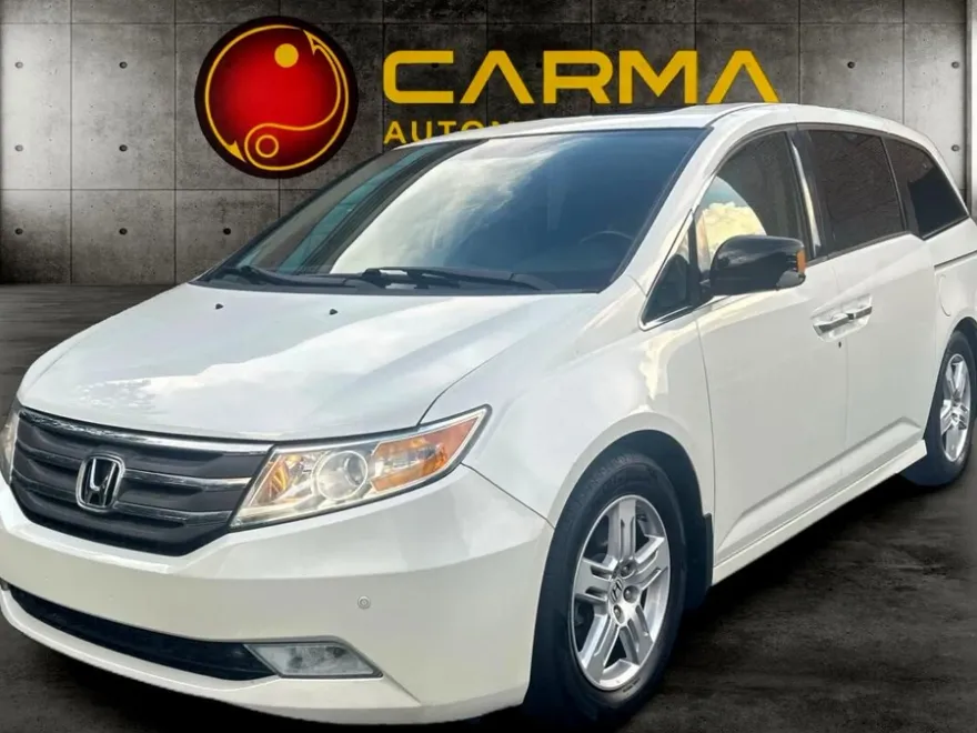 2013 Honda Odyssey Touring Elite photo 1