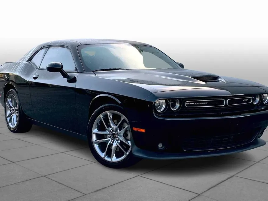 2022 Dodge Challenger GT photo 1
