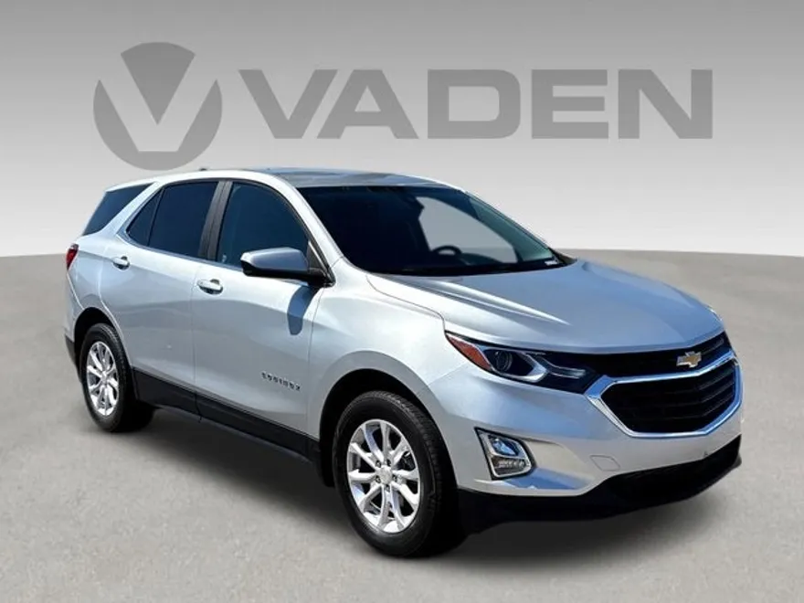 2021 Chevrolet Equinox LT photo 1