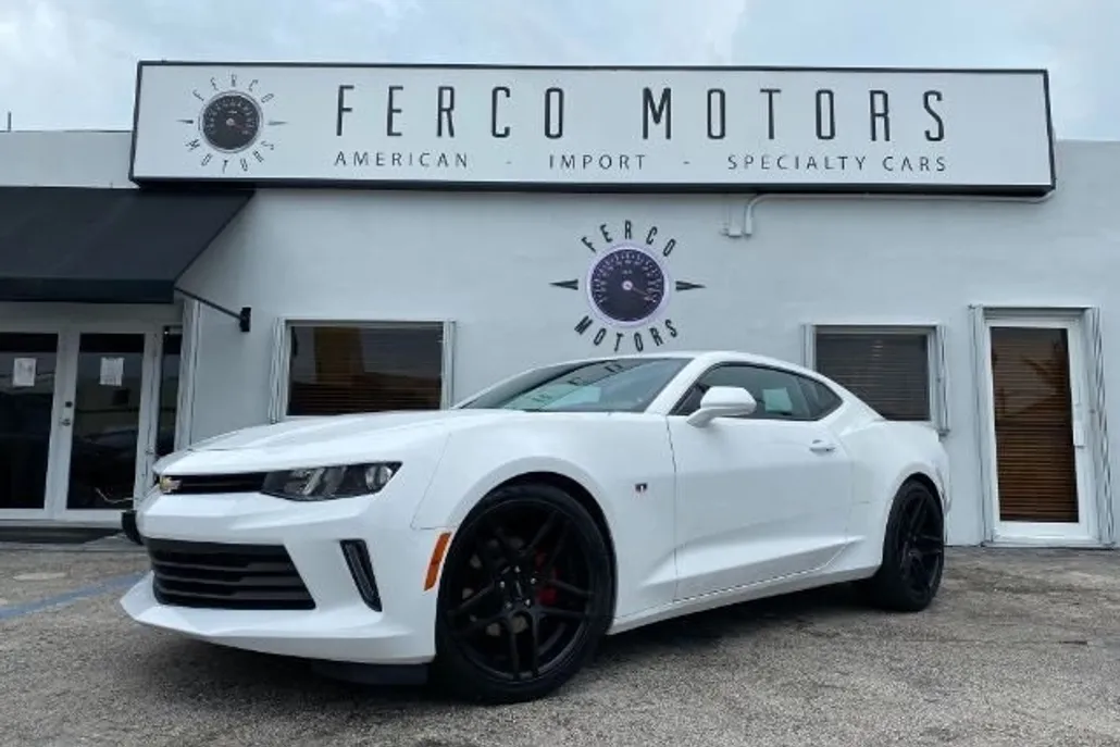 2016 Chevrolet Camaro 1LT photo 1