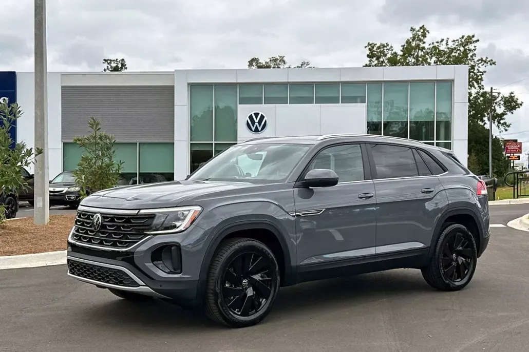 2026 Volkswagen Atlas Cross Sport SE Technology photo 1