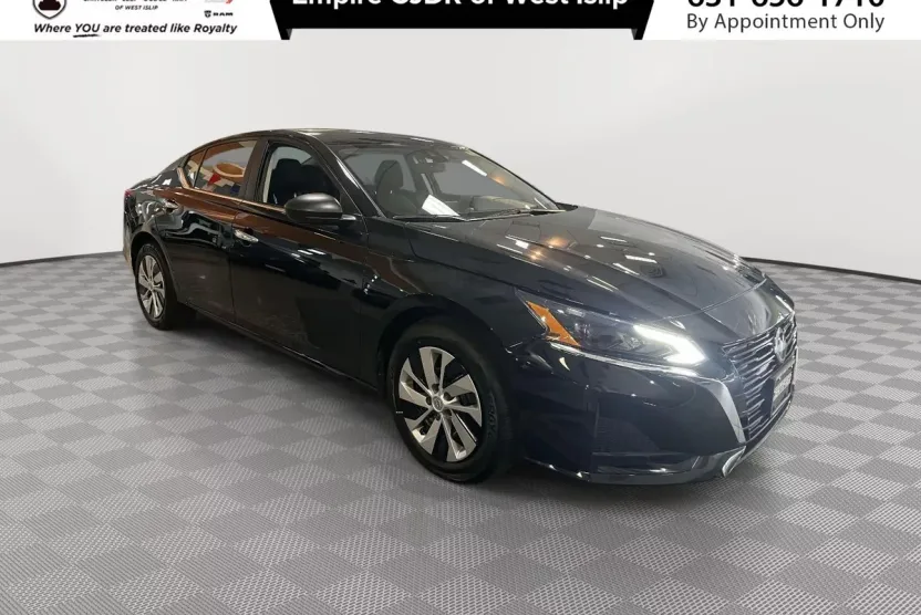 2025 Nissan Altima S photo 1
