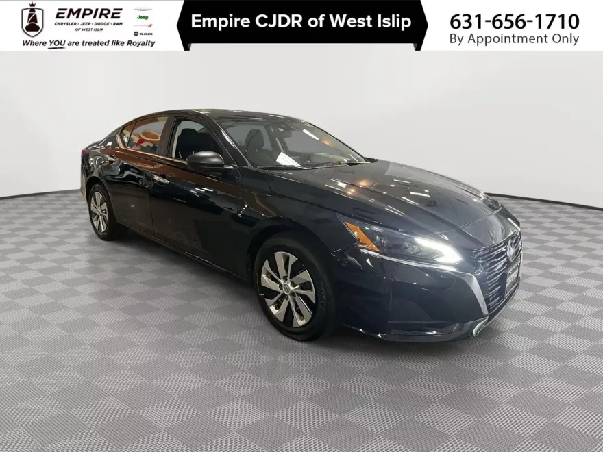 2025 Nissan Altima S photo 1