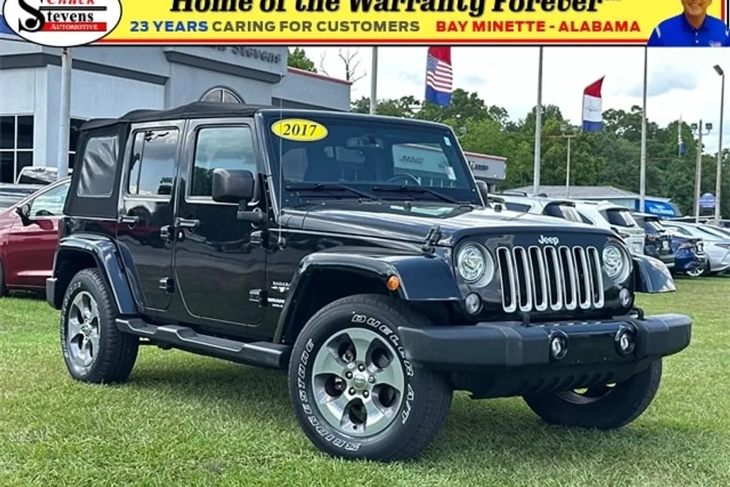 2017 Jeep Wrangler Unlimited Sahara photo 1