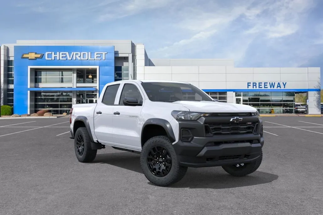 2026 Chevrolet Colorado Trail Boss photo 1
