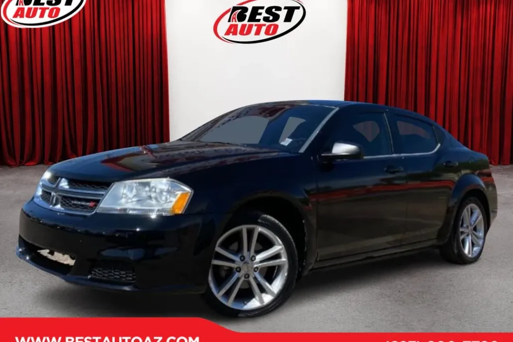 2012 Dodge Avenger SE photo 1
