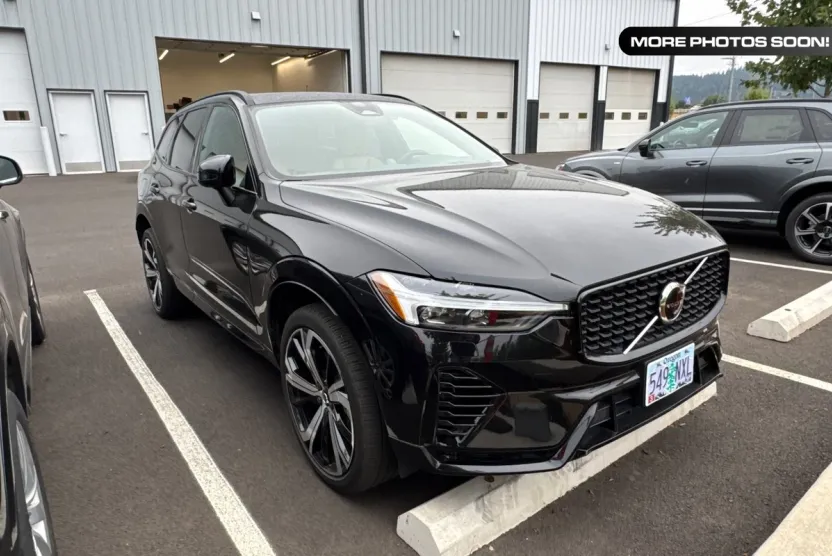 2023 Volvo XC60 Recharge Hybrid Ultimate photo 1