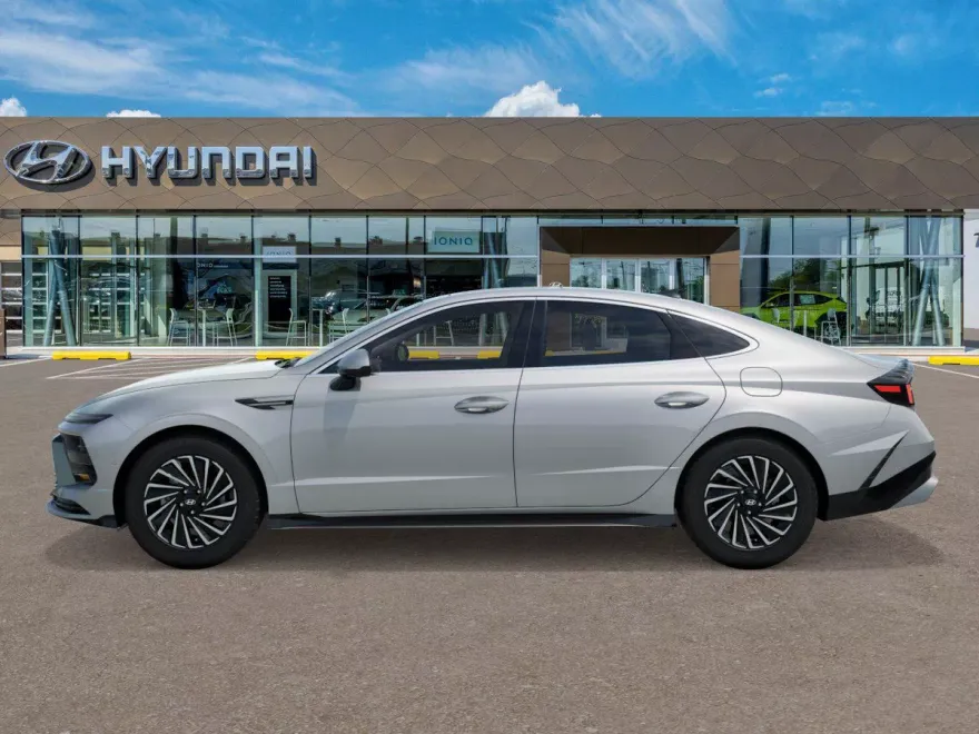 2026 Hyundai Sonata Hybrid Limited photo 1