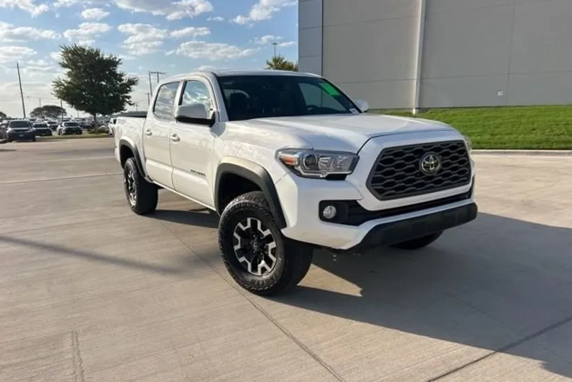 2023 Toyota Tacoma TRD Off-Road photo 1