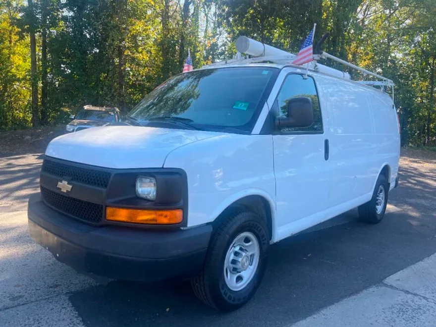 2016 Chevrolet Express 2500 Cargo Van photo 1