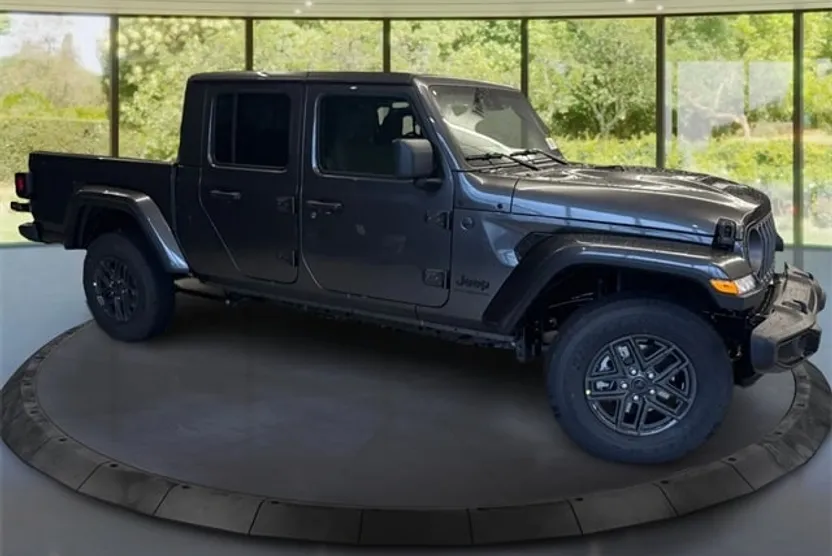 2025 Jeep Gladiator Sport S photo 1